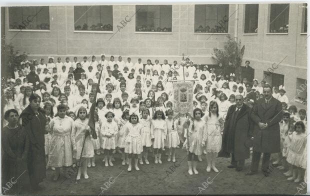 Acto inaugural del grupo escolar Conde de Peñalver