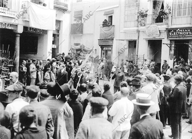 Foto de Sanchez del Pando, imagen de la Procesion de Impedidos por las Calles...