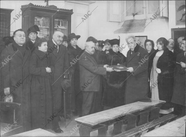 El ex director de los Jardines de la infancia Sr. Bartolomé y Mingo (1),...