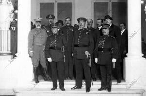El general D. Miguel primo de Rivera (X) después de la conferencia que Dio en...