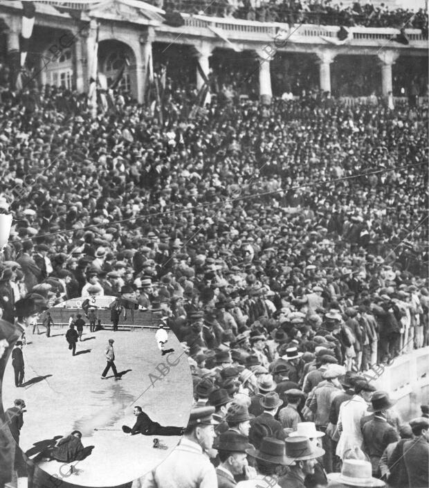 Aspecto de la plaza de Toros monumental durante el mitin Republicano