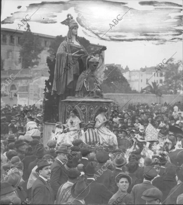 Monumental carroza que Figuró en la cabalgata Organizada por la junta del...