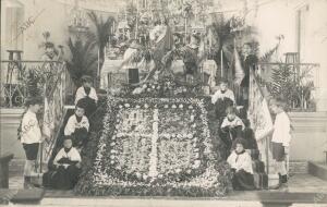 La fiesta de la entronización del sagrado corazón de Jesús en el colegio de san...