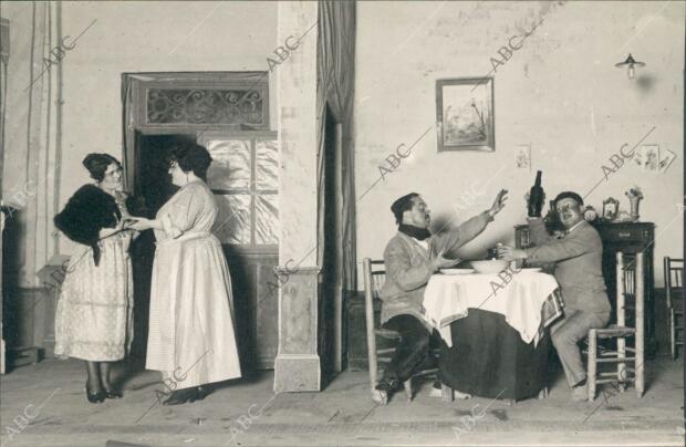 Una escena de la Obra, de Paradas y Jiménez, música de los Maestros vela y Bru,...