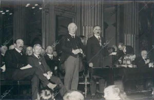 Mr. Asquith (X), Presidiendo la reunión inaugural de la liga de las Naciones