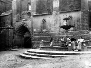 Vista parcial de la colegiata de Mora de Rubielos (Teruel)