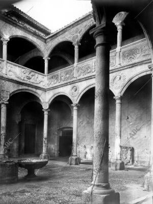 Vista parcial del patio del palacio de Marques de los Altares en ciudad Rodrigo...