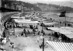 San Sebastián (Gipuzkoa), 1920 (CA). Vistas de la playa de la Concha