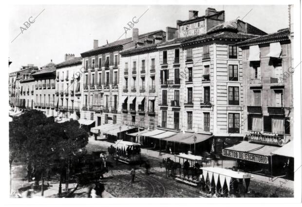 Plaza de España. Edificios Correspondientes al Coso