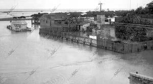 El poblado de Nazaret, inundado A consecuencia del desbordamiento del Rio Turia