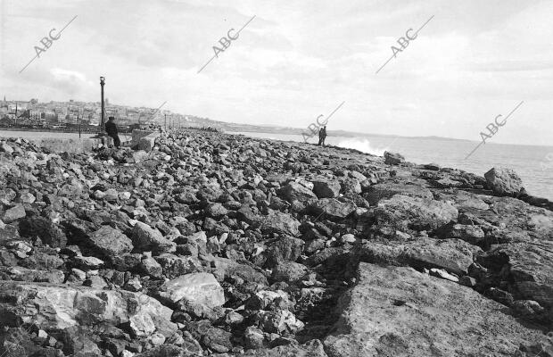 Destrozos Causados en el hermoso paseo del puerto por el furioso temporal...