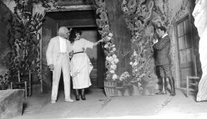 Una escena de la comedia de Julio Sánchez Gardel, "los Mirasoles" Estrenada...