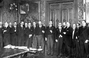 Concurrentes al banquete dado ayer por el Marqués de Lema (1), al ministro de...