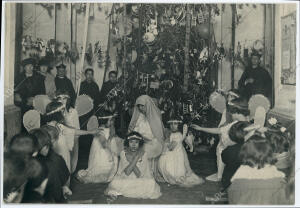 Fiesta del árbol de Navidad celebrada en la iglesia de San José, en obsequio de...