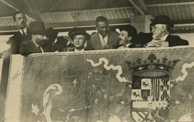 Su majestad el Rey don Alfonso Xiii Creó la copa de España de Fúttbol y...