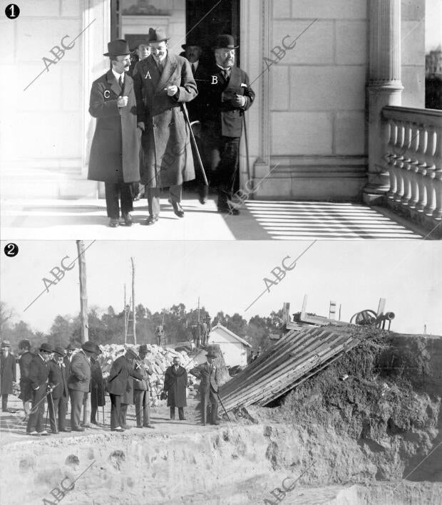 D. Alfonso Xiii (A), con el Alcalde (B) y el arquitecto D. Anibal Gonzalez y...