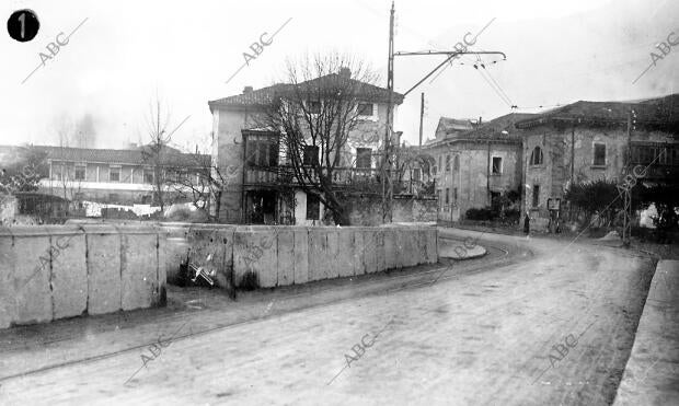 puente A la entrada de la población y Sitio (X) donde se Escondieron los...