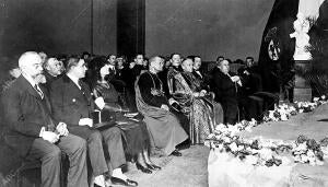 Presidencia de la Velada Conmemorativa del Vi centenario de la muerte de dante...