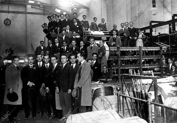 El catedrático de la escuela central de Ingenieros Industriales, Sr. Inclan (X),...