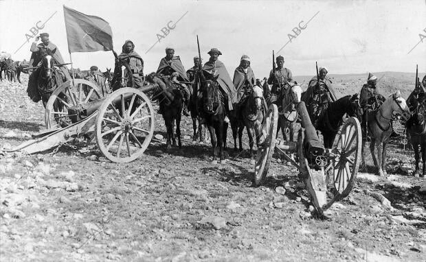Cañones Krupp que los Moros Tenían Emplazados en punta Negriy con los Cuales...