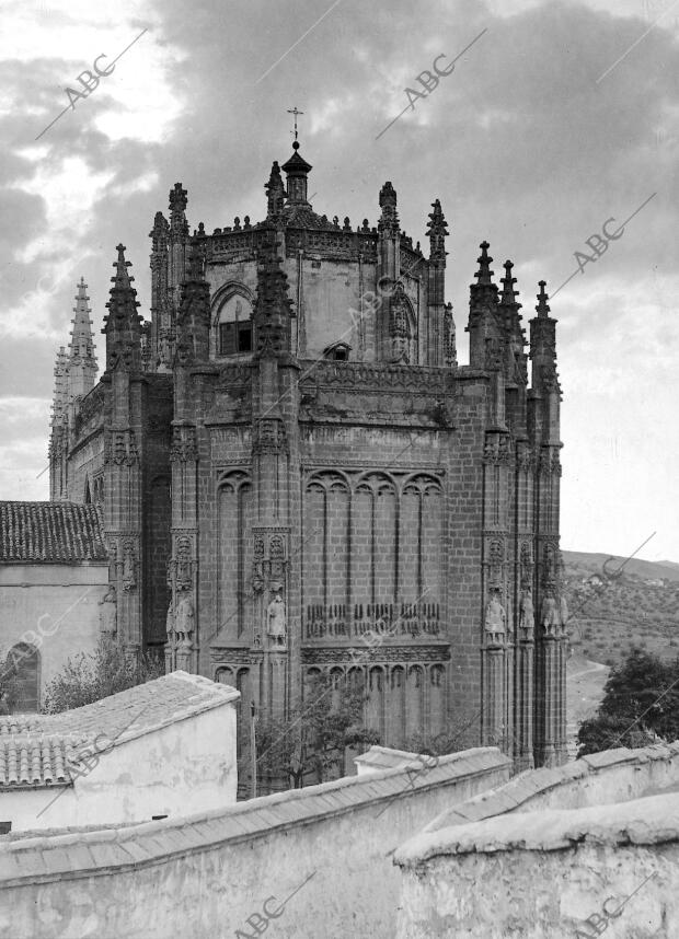 Maravilloso ábside de la monumental iglesia de san Juan de los Reyes, que se...