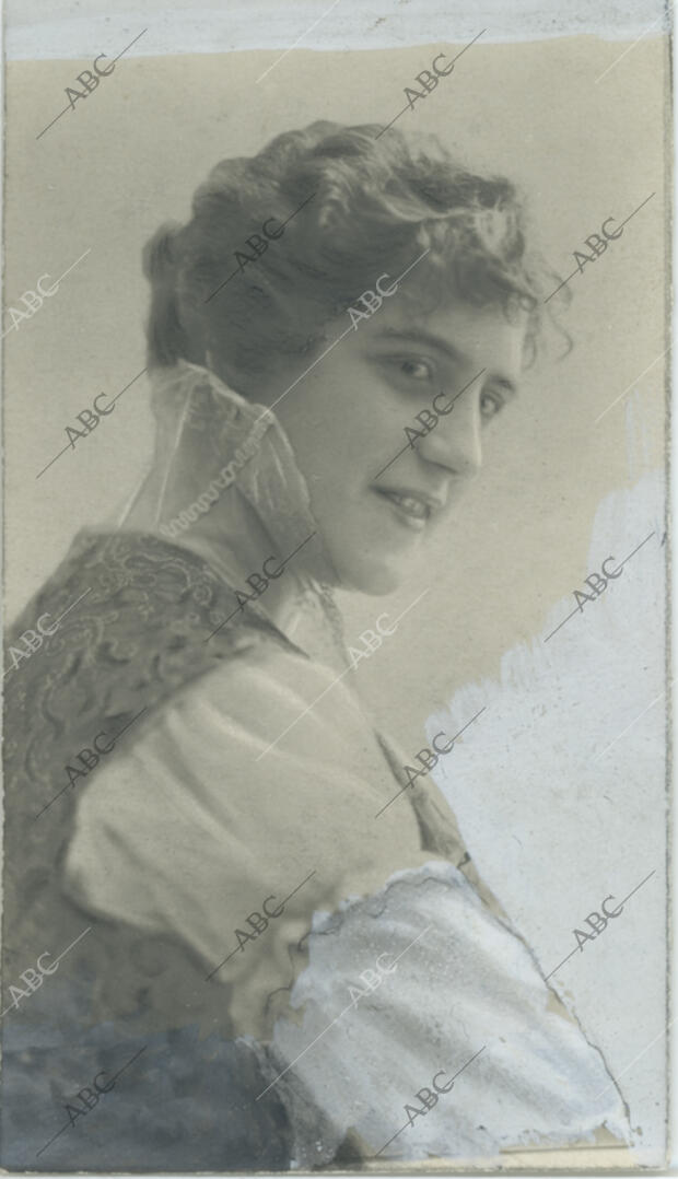 Retrato de la actriz Conchita Robles, asesinada por su marido, Carlos Berdugo...