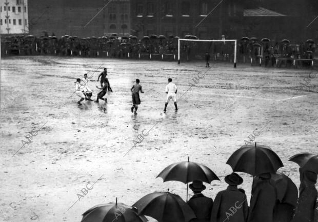 Un aspecto del campo del Madrid Fútbol Club durante el partido que jugó esta...