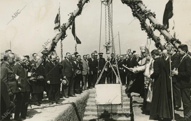 Colocación de la primera piedra en el campo de Las Corts