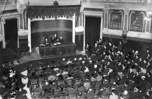 Aspecto del salón de Actos durante la lectura de Poesías del literato portugués...