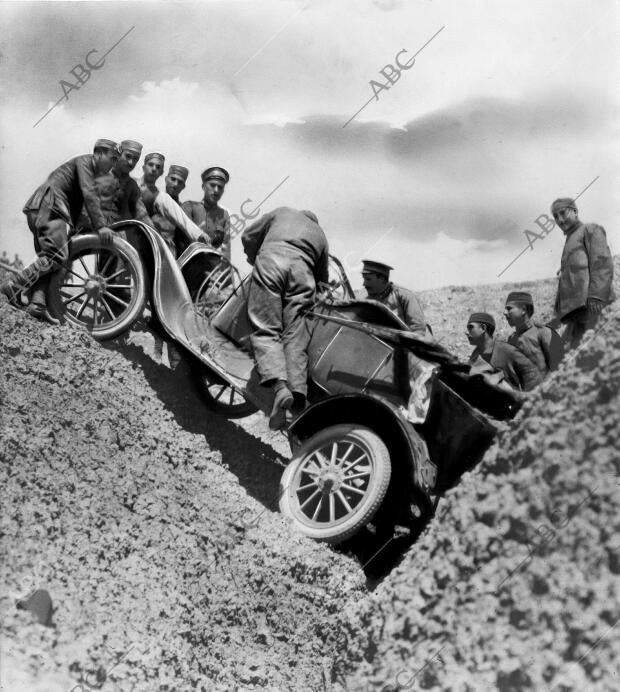 Situación en que Quedó el automóvil que Ocupaba el comandante General, A...