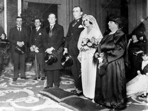 Boda de la Bella Señorita pepita solana con D. Enrique Lletget, A Quienes...