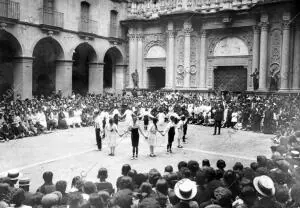 Fiesta de los 500 "Pomells de Joventut", que Proclamaron Patrona A la Virgen de...