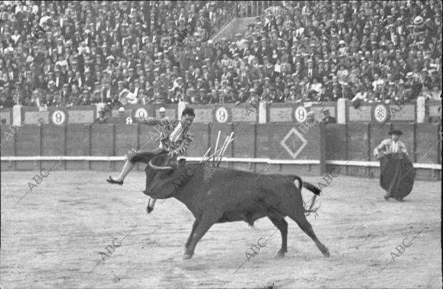 El diestro aragonés Braulio Lausín "Gitanillo de Ricla" Sufre una Cogida durante...