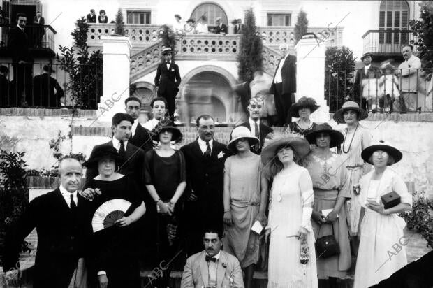 Granada Algunas de las Profesoras y Alumnas Norteamericanas con el alcalde en la...