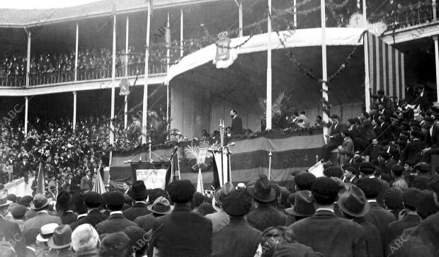 Oviedo - asamblea Hullerael presidente de la Diputacion Provincial (X) durante...