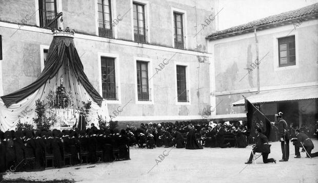 Misa de campaña Celebrada con motivo de la jura de la Bandera