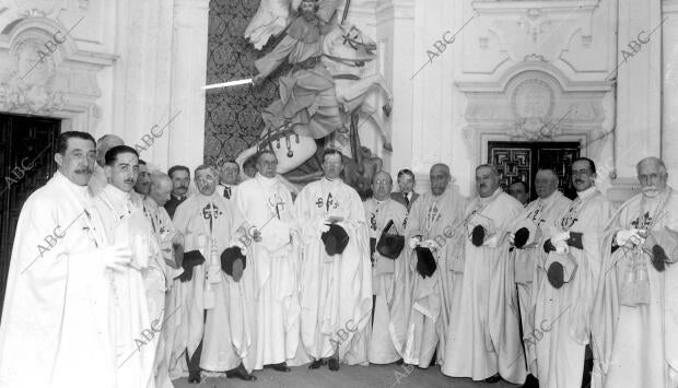 El Capitulo de la Orden, Presidido por el infante don Fernando (X), Reunido para...