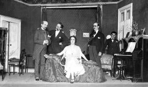 Una escena de la Comedia "el Perfume" Adaptada del Frances por Carlos Allens...
