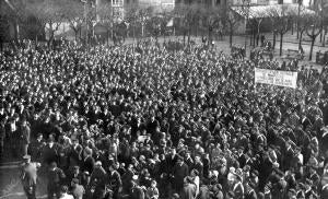 Eibar (Guipuzcoa) - por las Responsabilidades Llegada A la plaza de Alfonso Xiii...