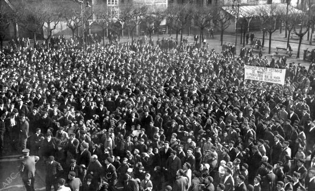 Eibar (Guipuzcoa) - por las Responsabilidades Llegada A la plaza de Alfonso Xiii...