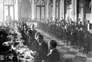 Banquete en el salón de Juntas del ayuntamiento