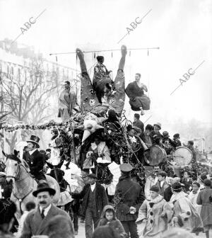 Un aspecto del paseo de la castellana el primer Dia de las Fiestas de Carnaval