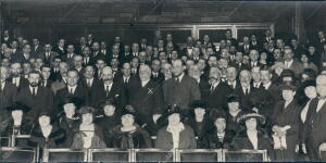 El Presidente, D. Adolfo Buylla (X), con los Concurrentes al acto celebrado por...