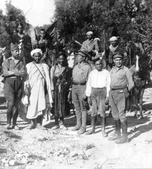 Los practicantes de la Legión y de los regulares de Melilla entre los cuales se...