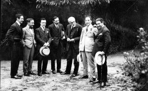 El director de la real academia Española Sr. Maura (1) Recibiendo la visita del...