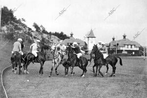 Una jugada en el partido de polo Verificado en el campo de la magdalena en el...