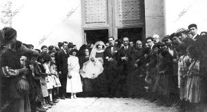 Boda del sargento Francisco Basallo Becerra con la señorita Amalia Reina Rame