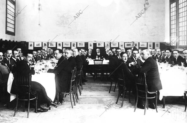 Banquete con que se Festejó la inauguración de la sociedad Fotográfica de...