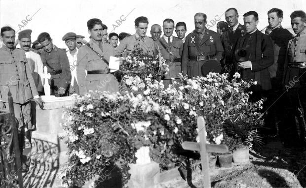 El teniente coronel de Regulares de Melilla, Numero 2, D. Sebastian Pozas (X)...