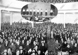 Aspecto que Ofrecia el Salón-teatro del nuevo pabellón durante la fiesta...